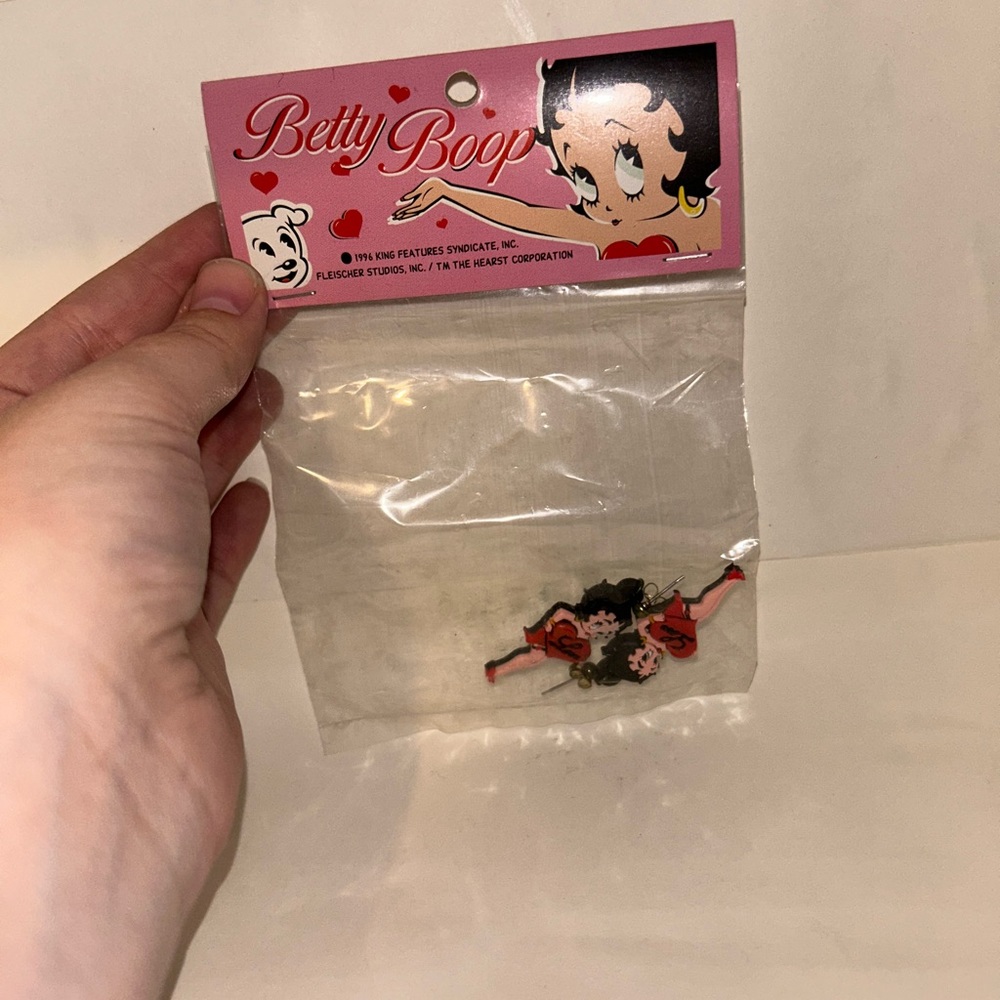 Vintage Betty Boop 1996 Love Earrings Still In Package